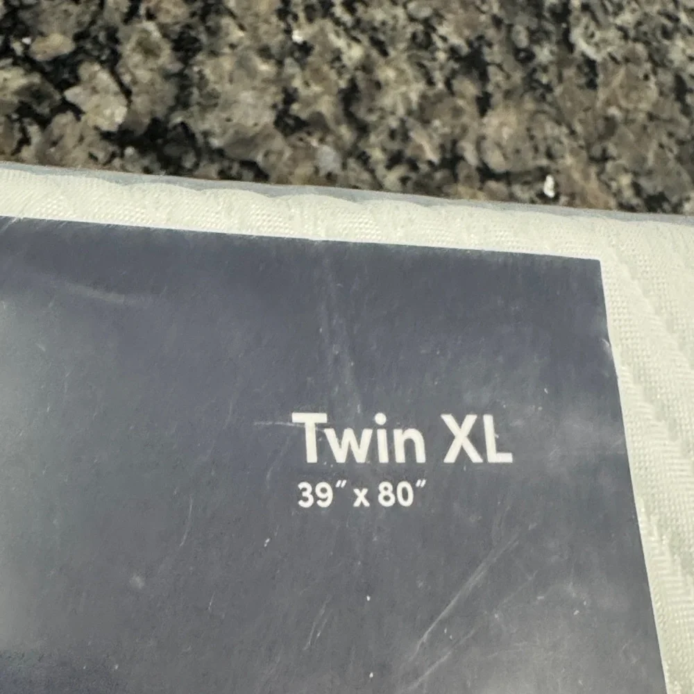 Sleepy cooling knit Twin XL Mattress Protector NWT